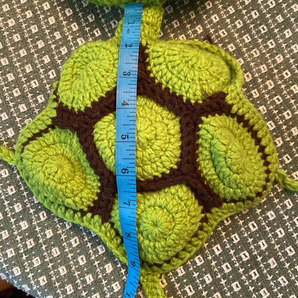 Bundle up baby in handmade turtle costume of knit hat attached to tortoise shell - Picture 8 of 8